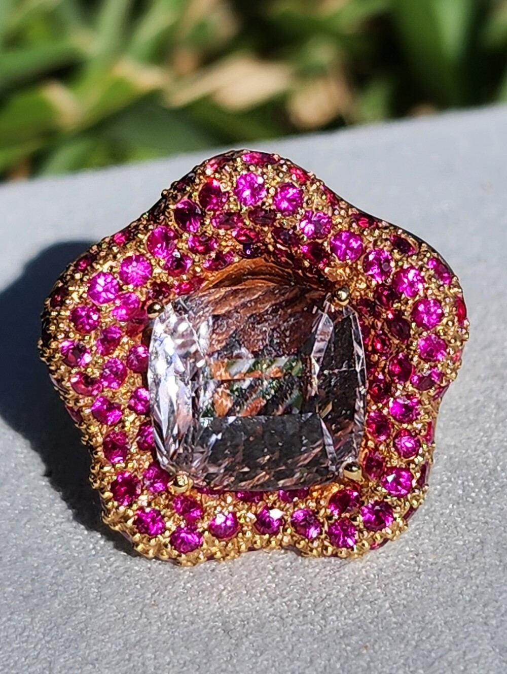 $10,000 Designer 18kt Gold Ring 19.5g